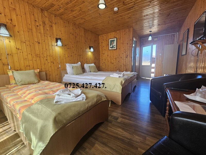 Dunavatu de Jos, vanzare pensiunea Solinia+restaurant+piscina+debarcader.